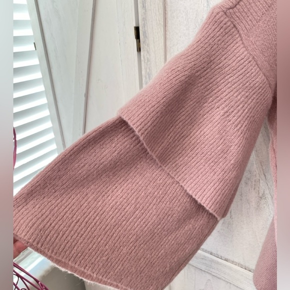 Umgee Tiered Ruffle Sleeve Sweater Women’s Medium Dusty Rose Soft Girly Feminine - Picture 6 of 8